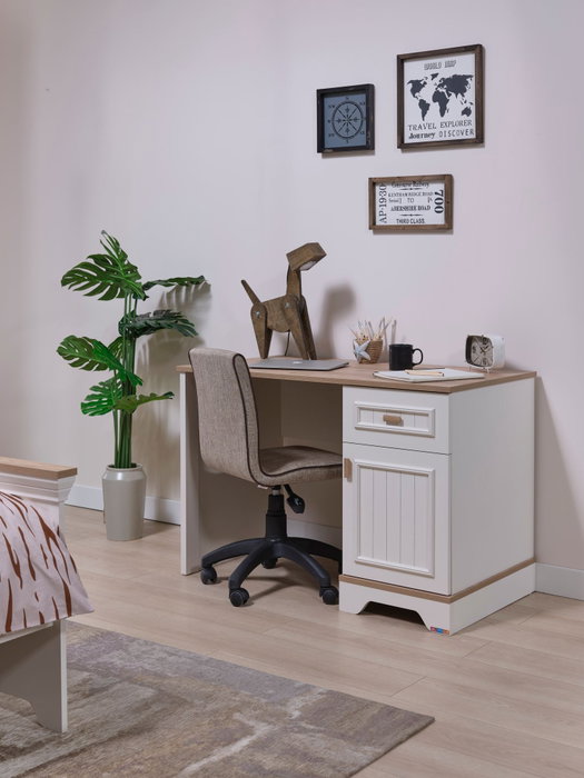 Hanah Home Escritorio de Estudio Monte Crema y Roble